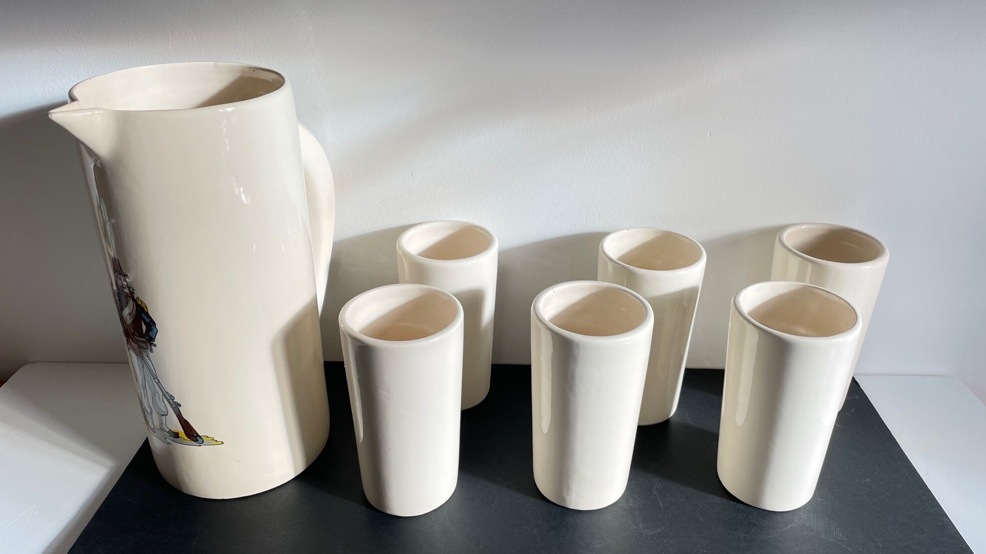 Orangeade service to vintage ceramic soldiers