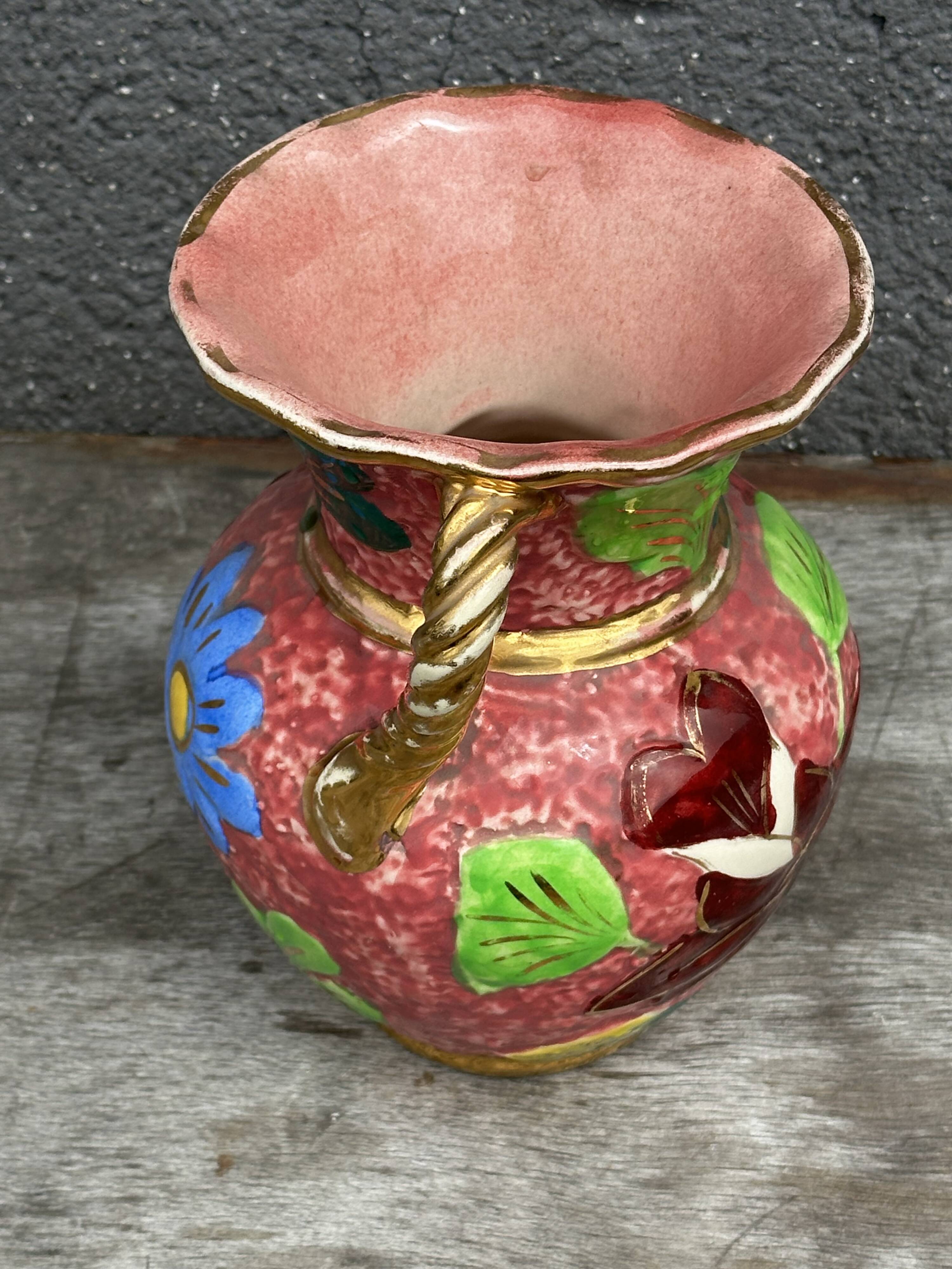 Vase Vallauris rose bonbons décor Floral H 20 cm