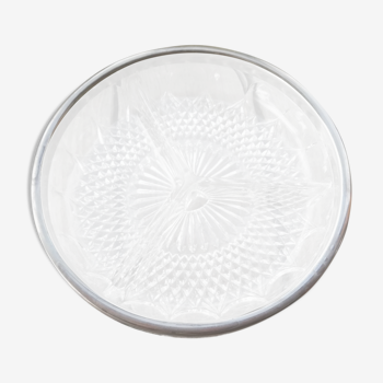 Compartmentalized dish in chiseled crystal