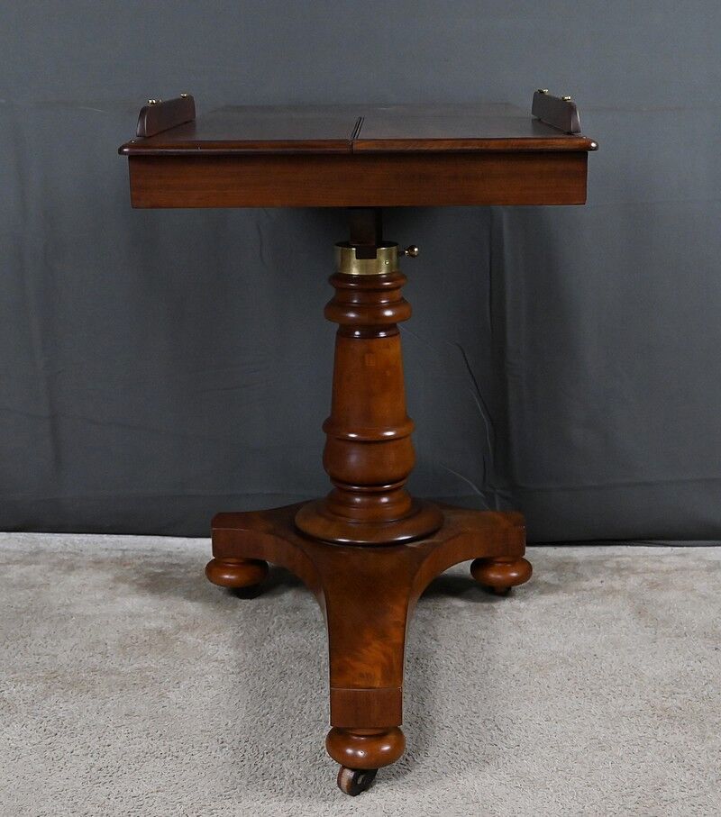 Mahogany reading table, Victorian era, England – mid-19th century.