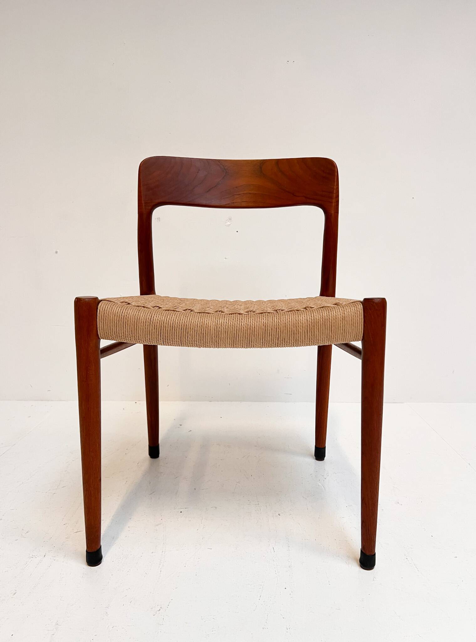 Refurbished set of 4 Model 75 chairs by Niels Møller, 1960s