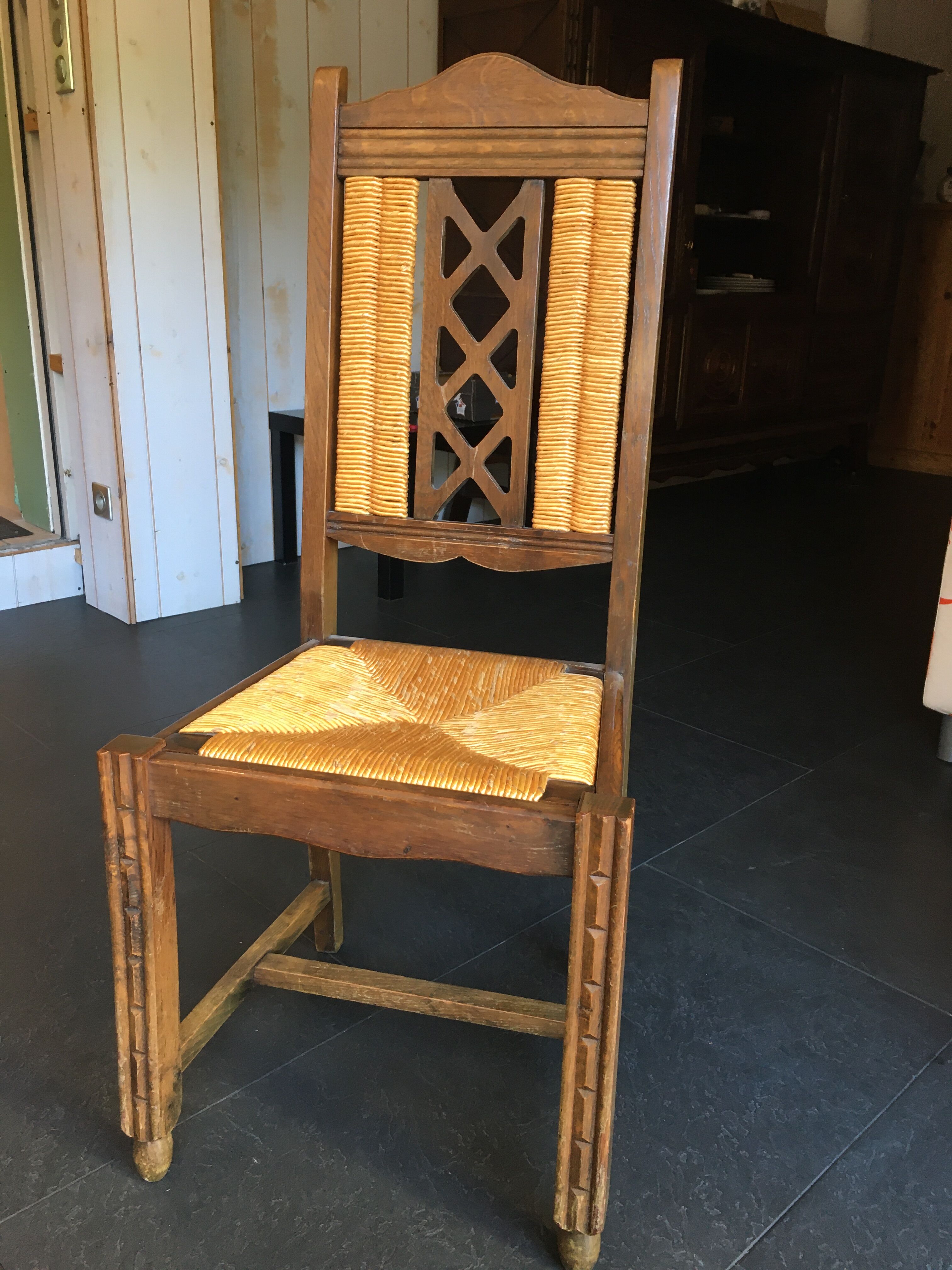 Table basque à rallonges avec 6 chaises
