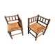 Lot de deux chaises d'angle tressées en bois