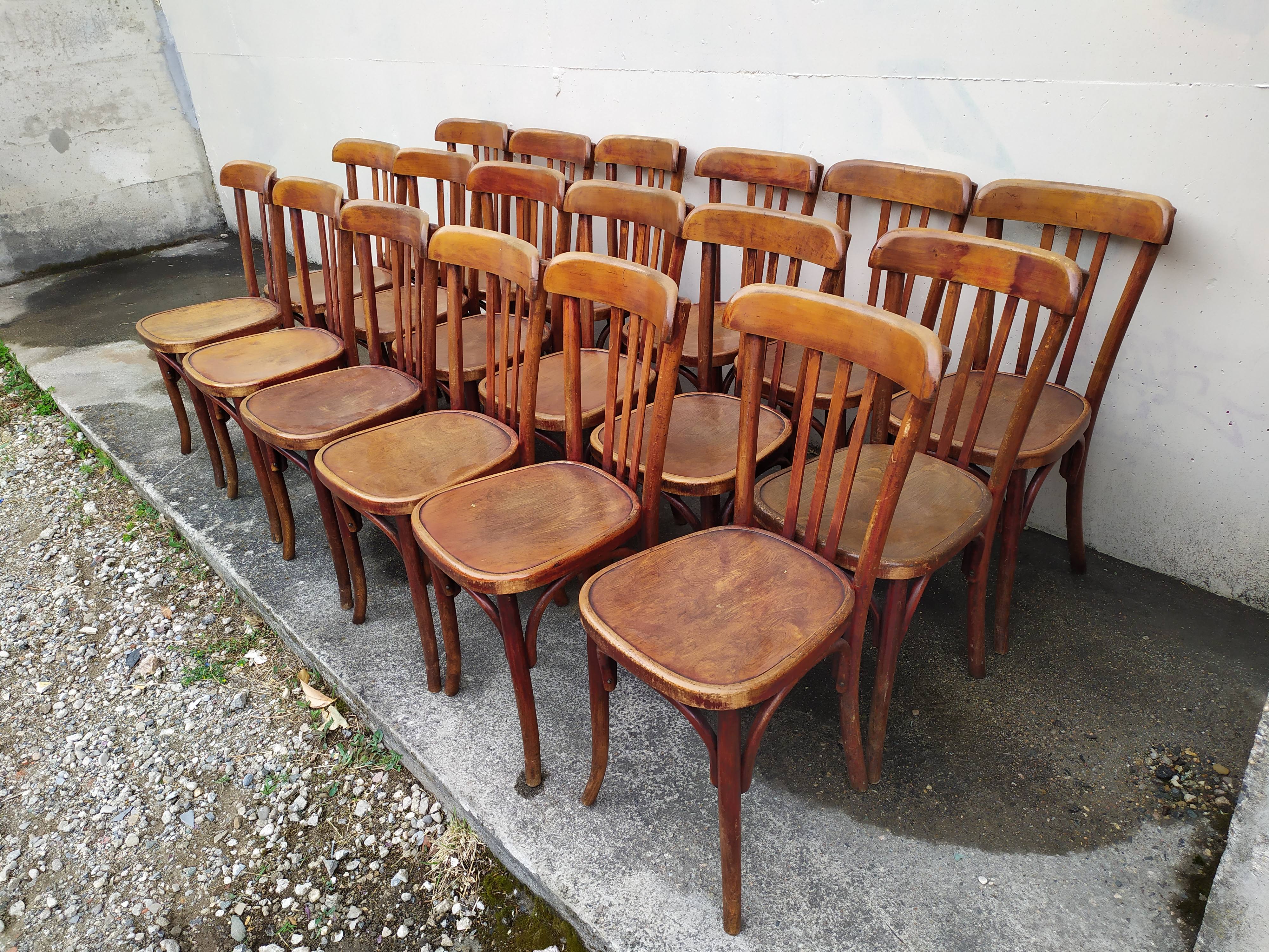 Lot de 18 chaises bistrot Fischel