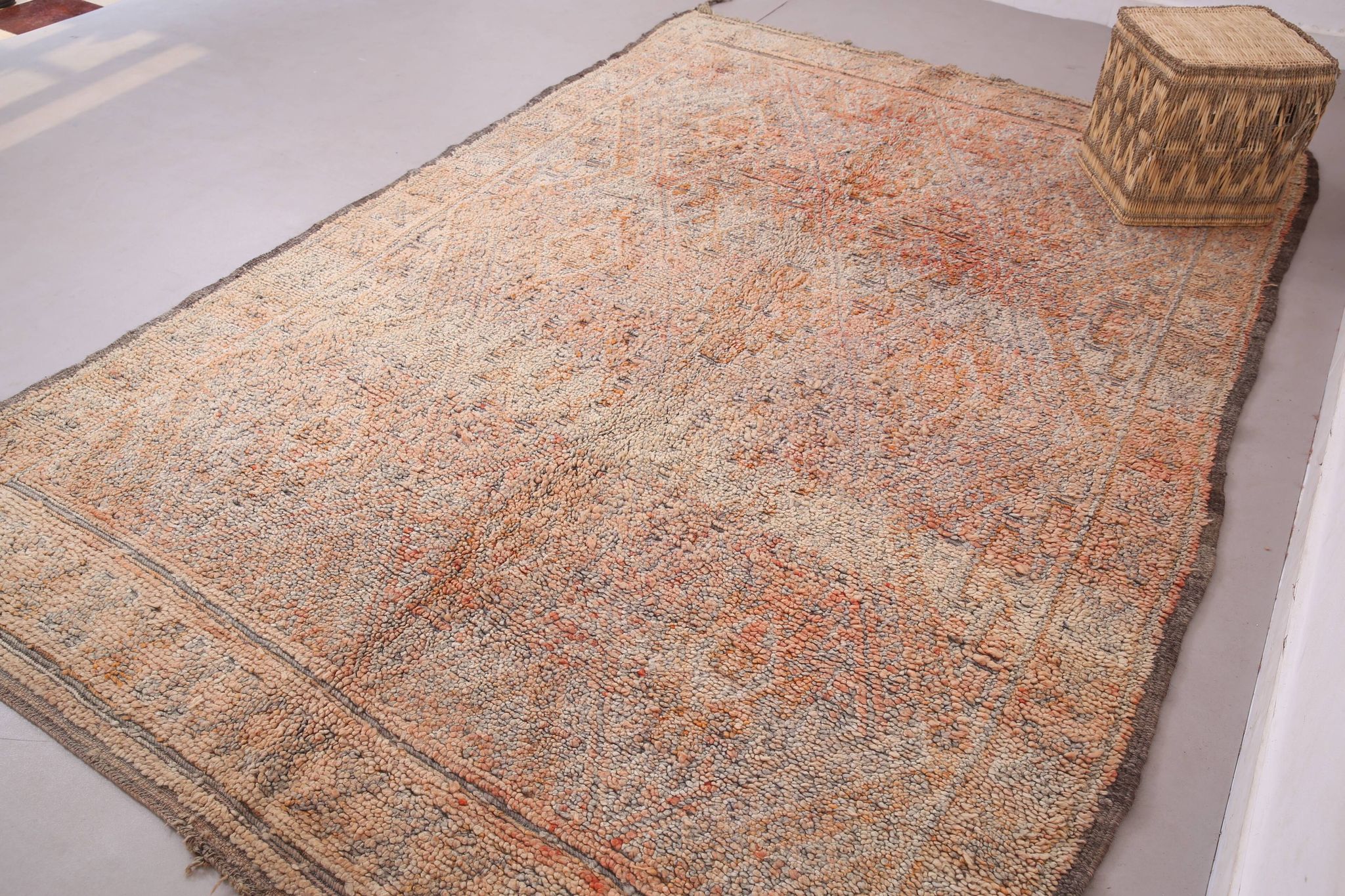 Peach Vintage Moroccan Rug 203 x 302 cm - Berber Wool Rug - Handmade Rug
