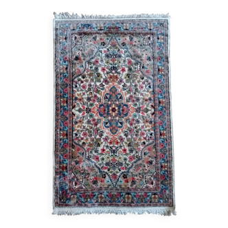 Handmade Pakistani wool and silk rug 123x76cm