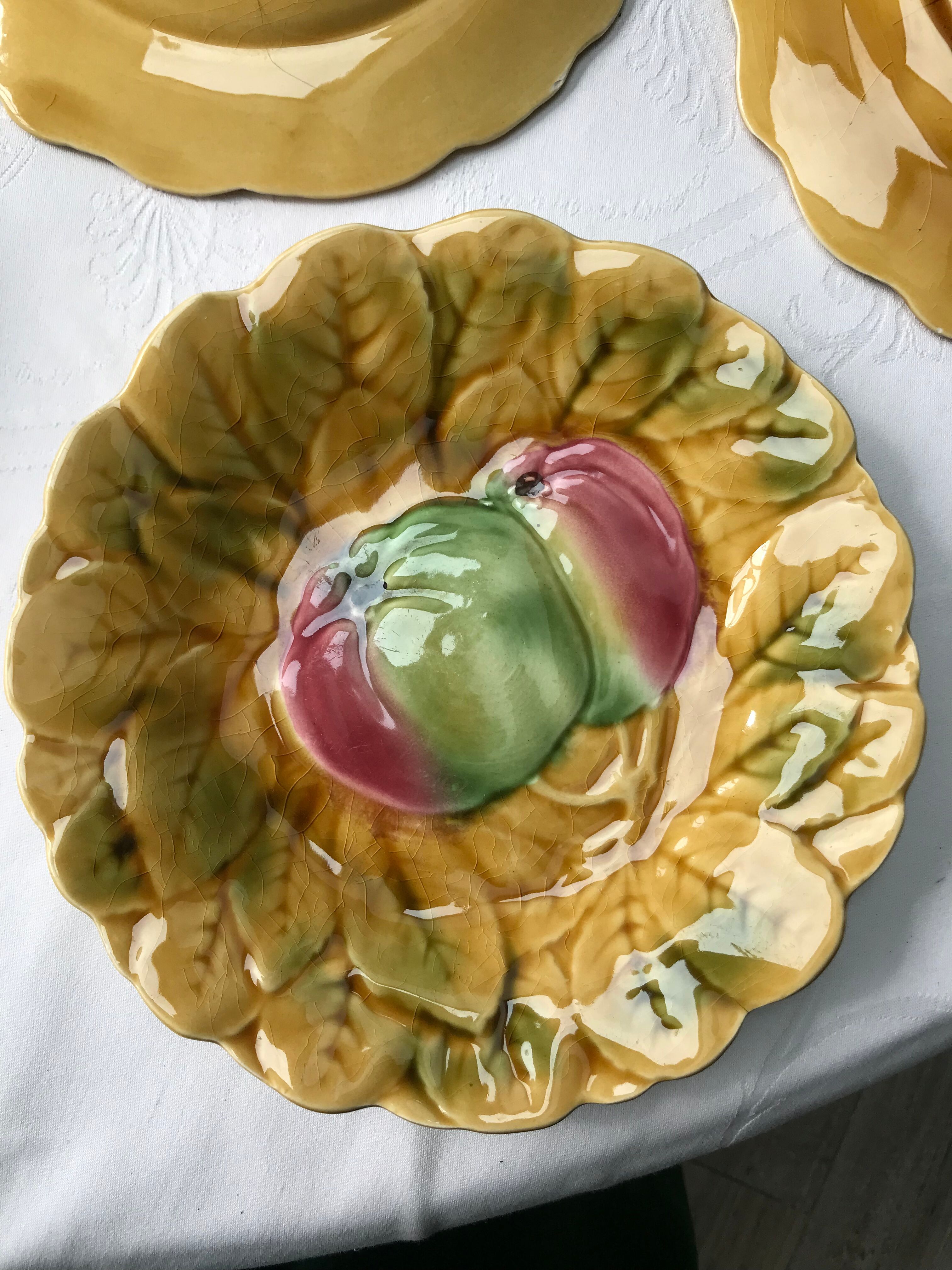Dessert plates Majolica barbotine