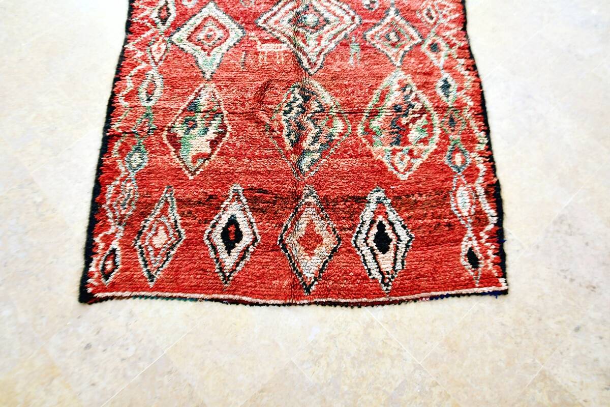Moroccan Berber rug Boujaad vintage 250 x 155 cm Excellent condition