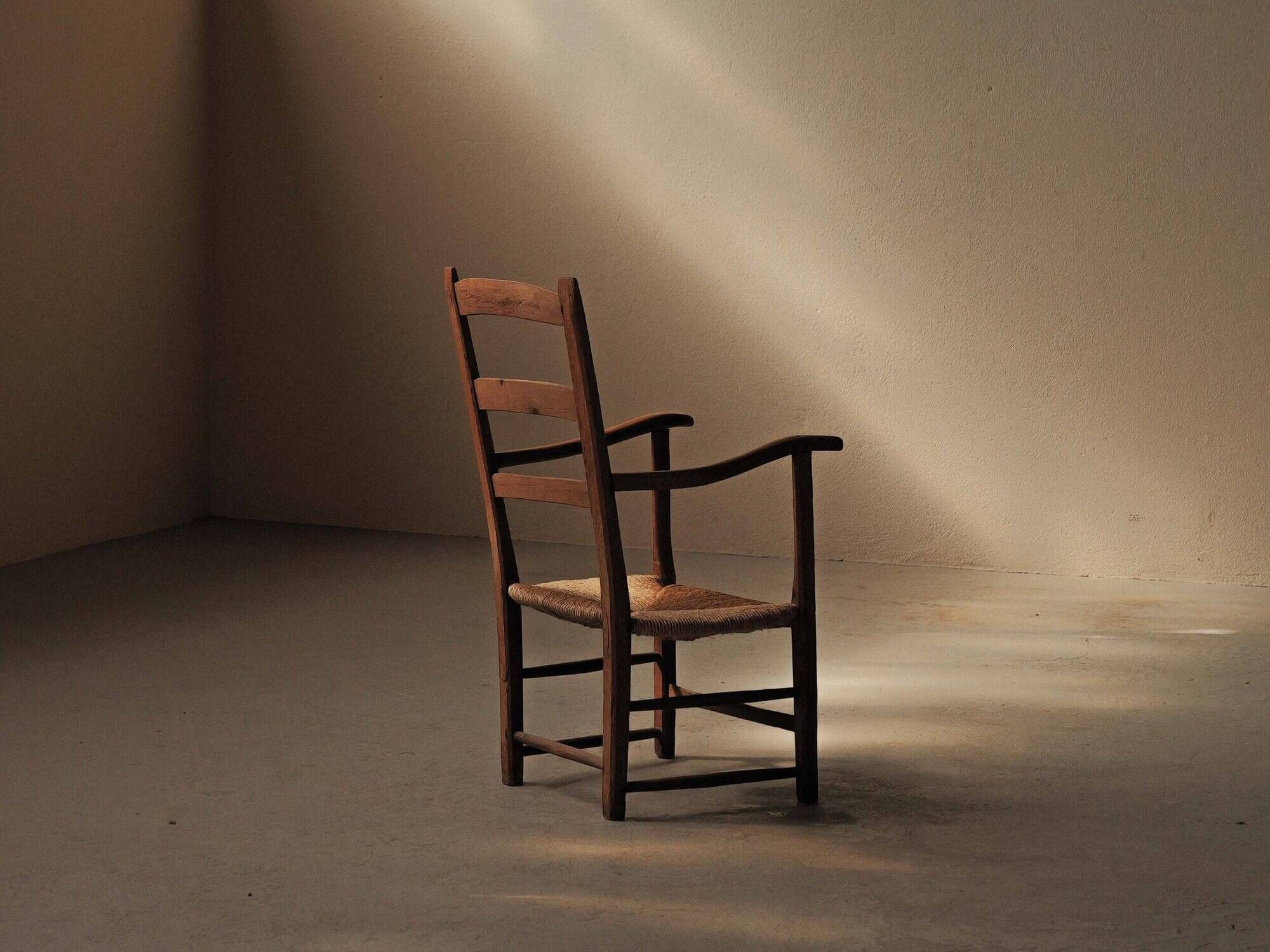 Wood and straw armchair, Popular Art, Auvergne, around 1900