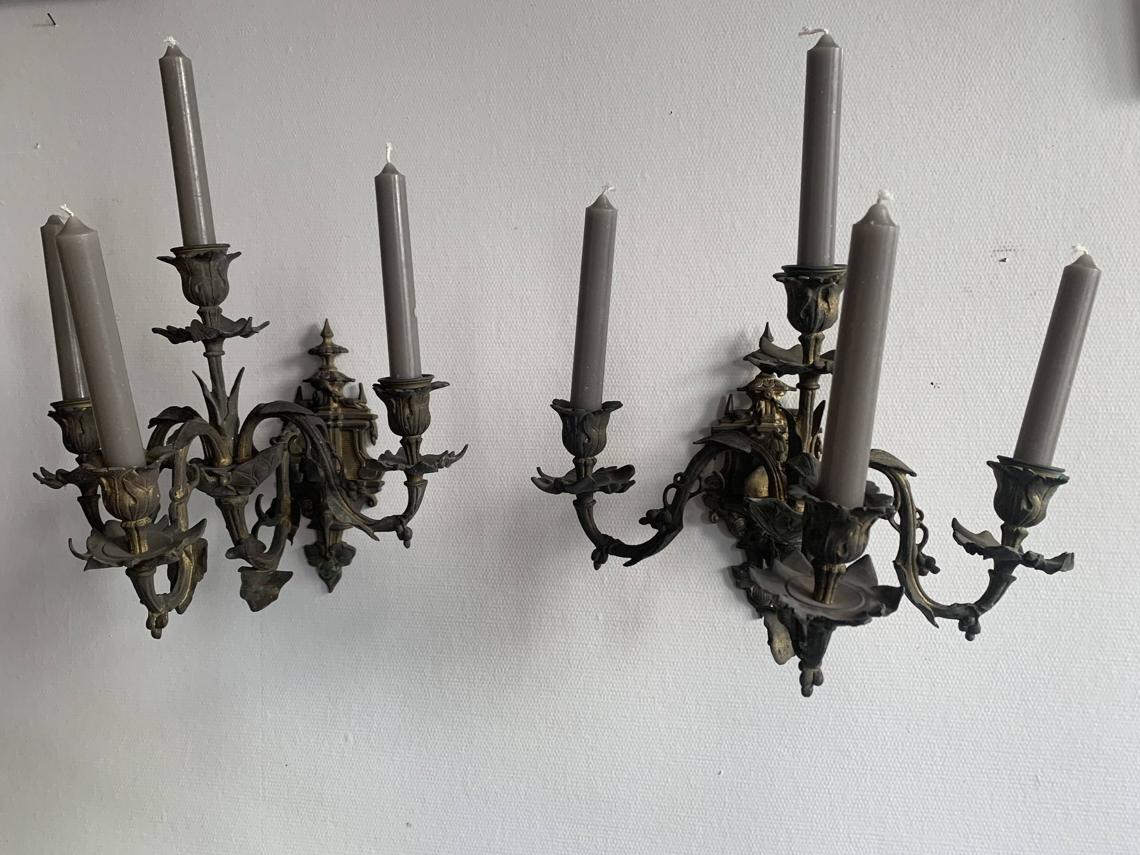 Antique patinated bronze wall sconce – 4 light arms, 19th century