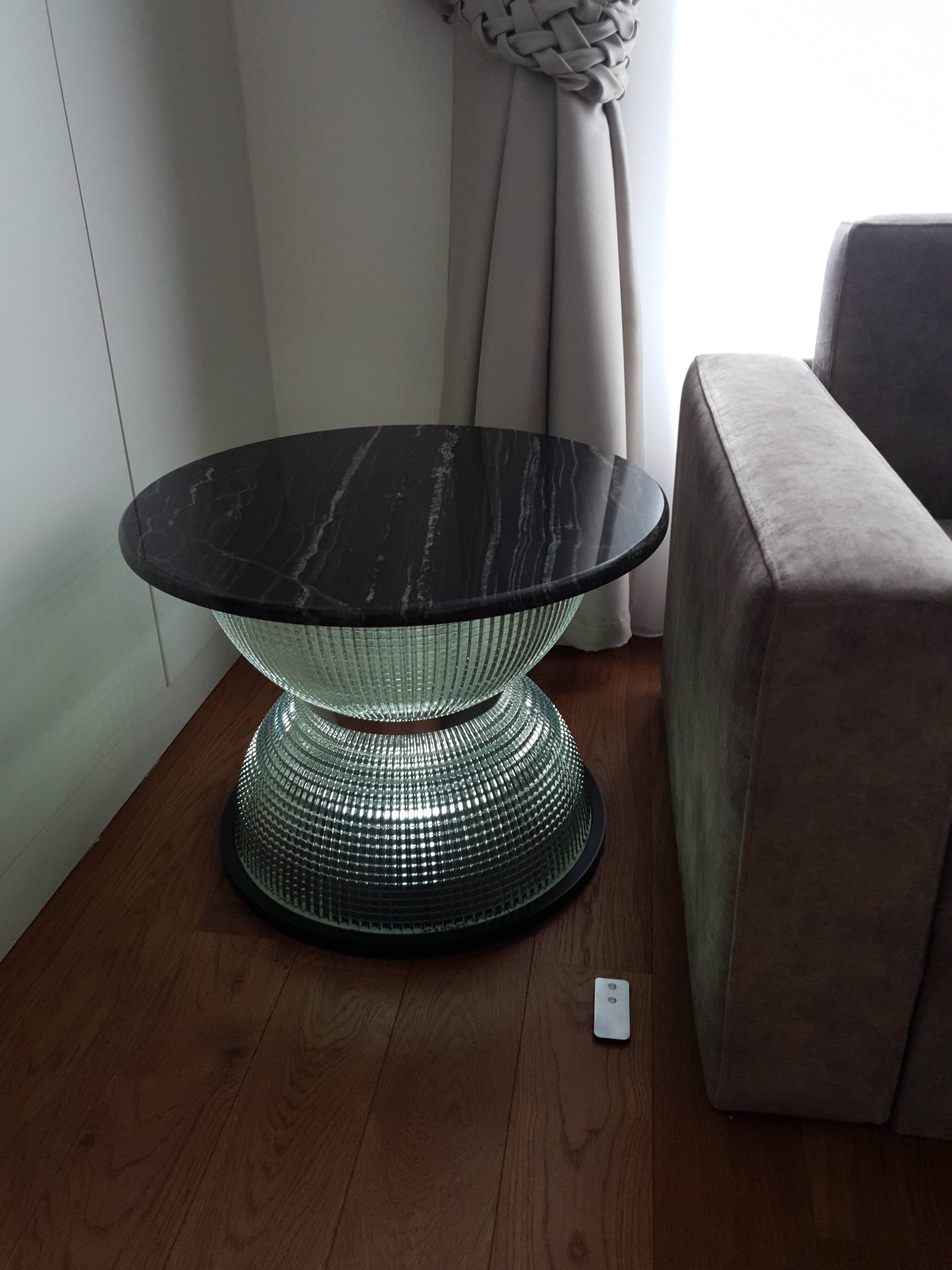 Holophane coffee table in marble and aluminium