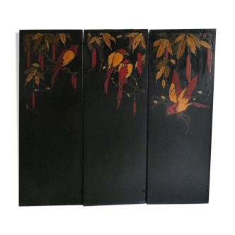 Art Deco lacquer screen with polychrome decoration of fishing martins circa 1930