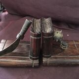 Book-clamt Metal wood Medieval Style Scourge/Sword
