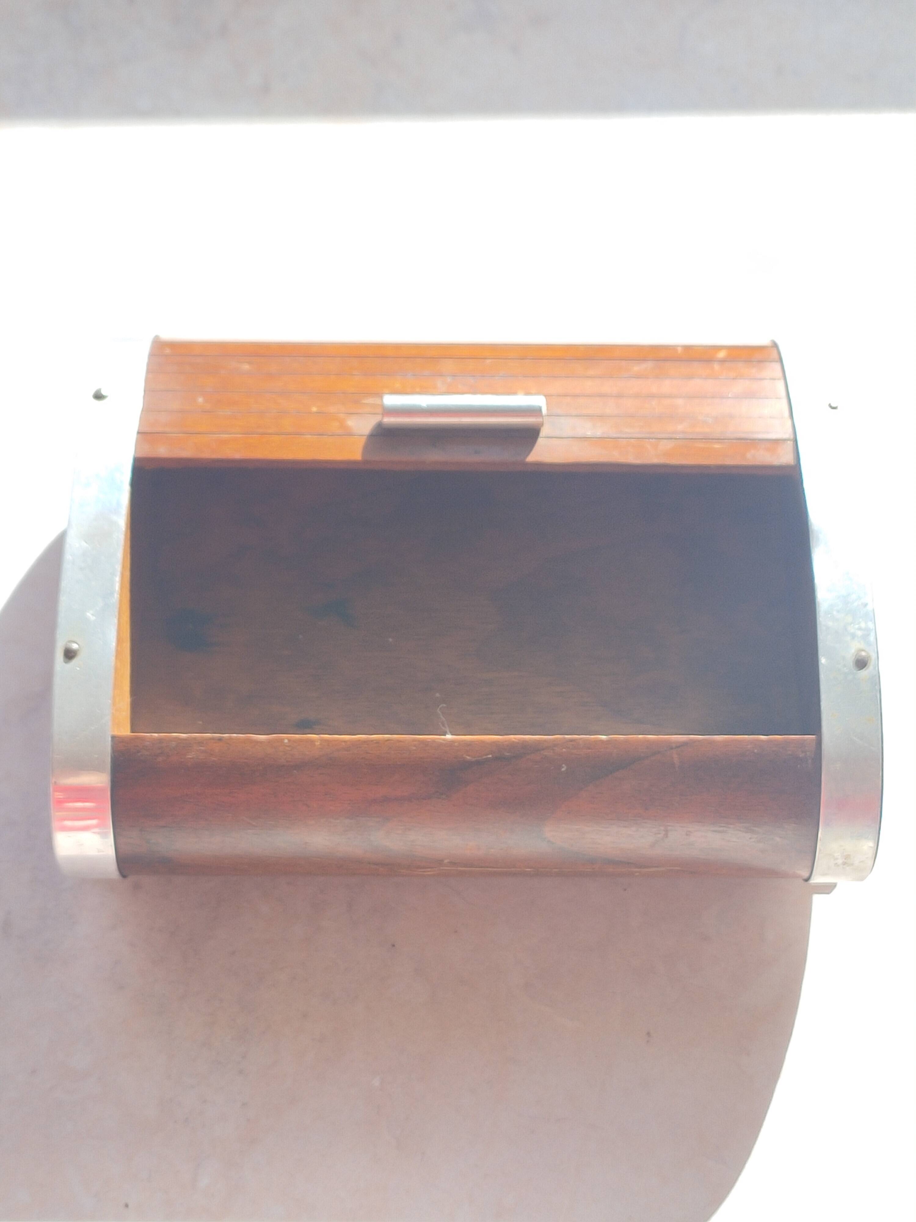 Art Deco curtain box;