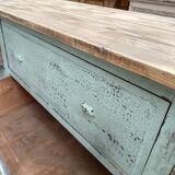 Patinated workshop furniture from the early 20th century.