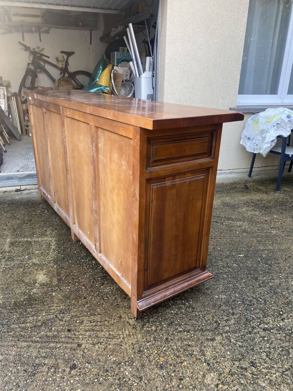 Buffet ancien en bois massif