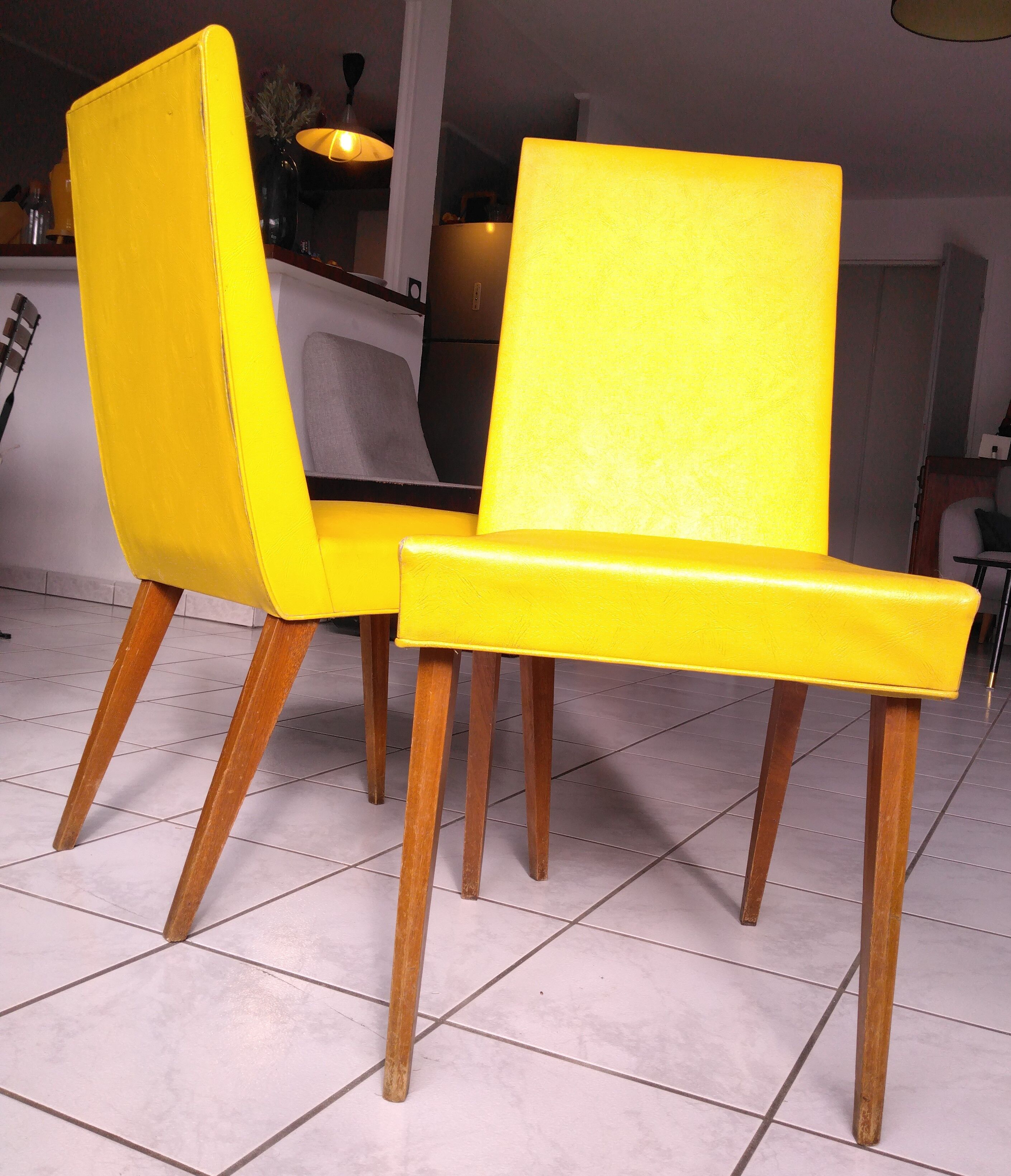 Pair of yellow chairs skaï yellow 60s