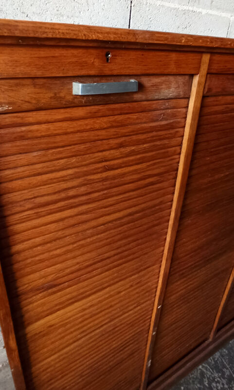 Curtain furniture with keys