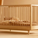 Scalable solid oak bed