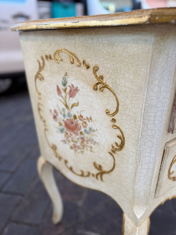 Commode italienne vénitienne rococo  peinte à la main