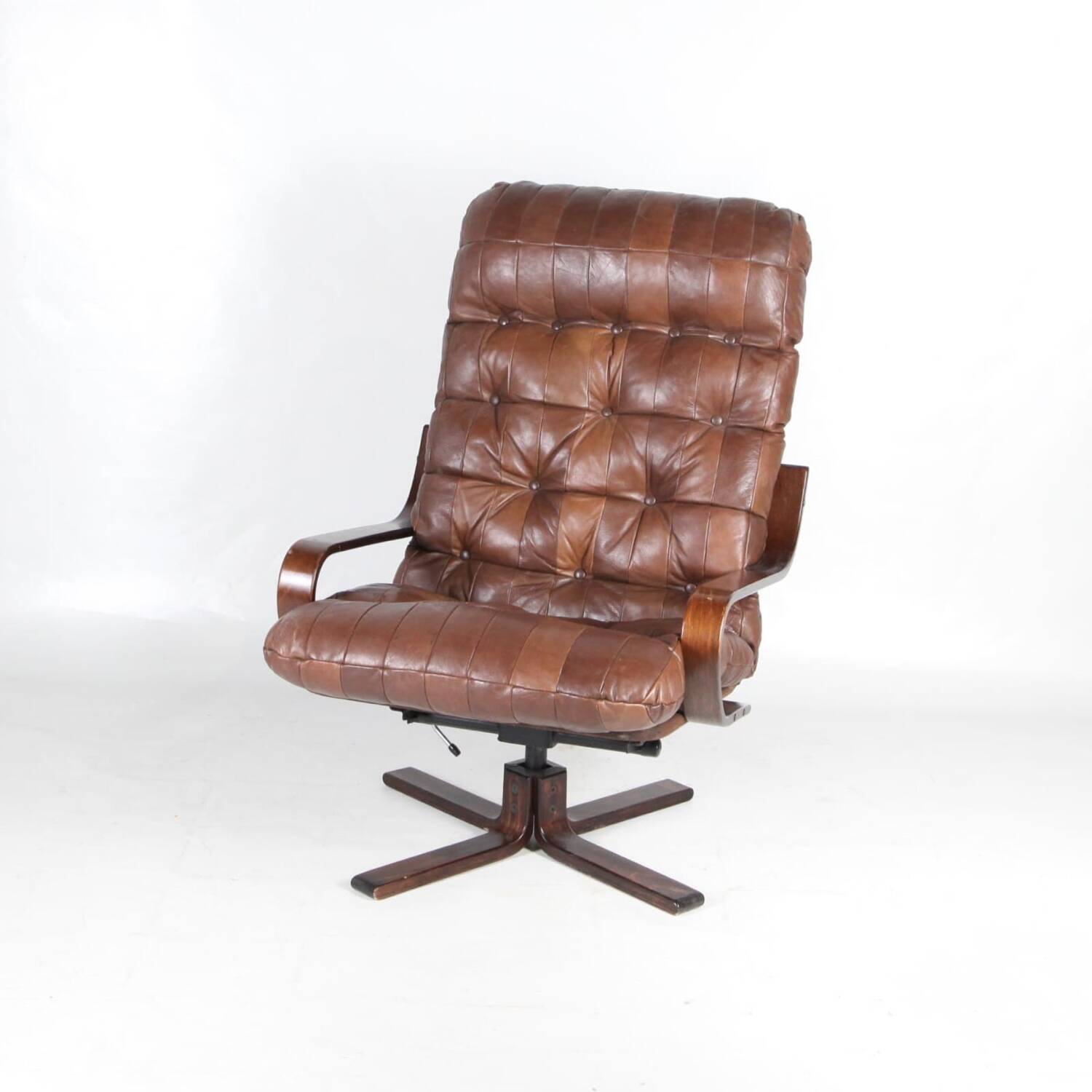 Fauteuil vintage en bois et cuir