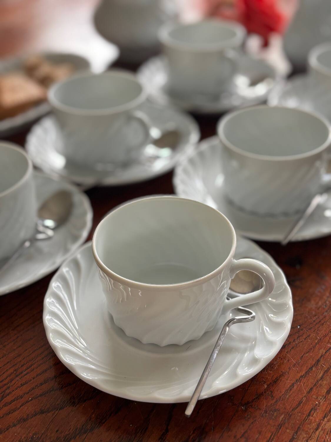 16-piece coffee service Haviland Limoges, excellent condition.