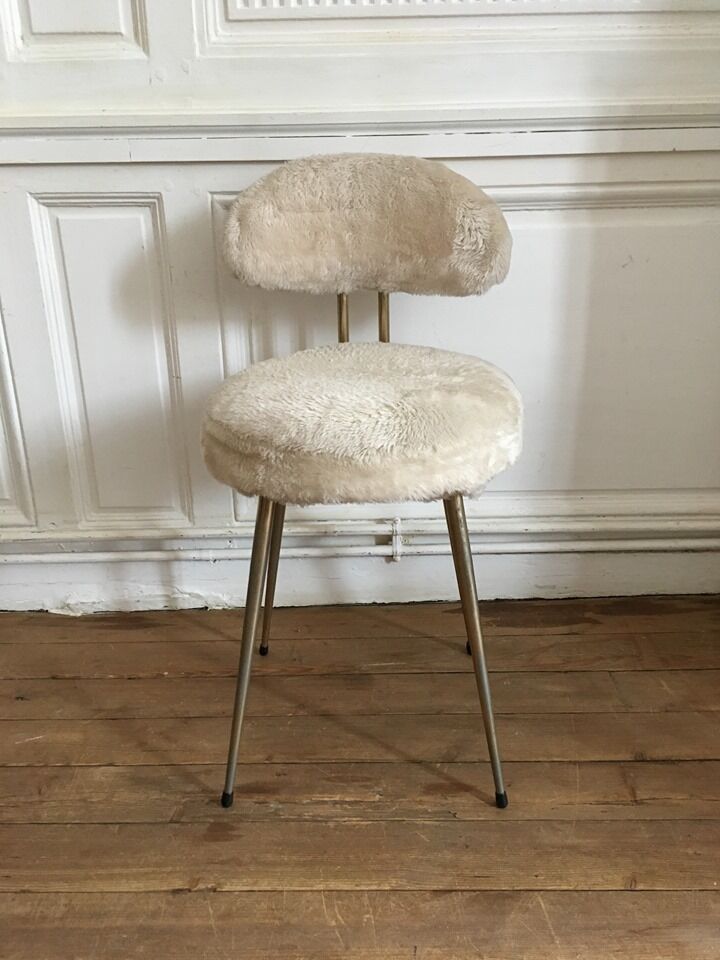 Vintage moumoute chair