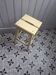 Tabouret a mzin jaune beurre