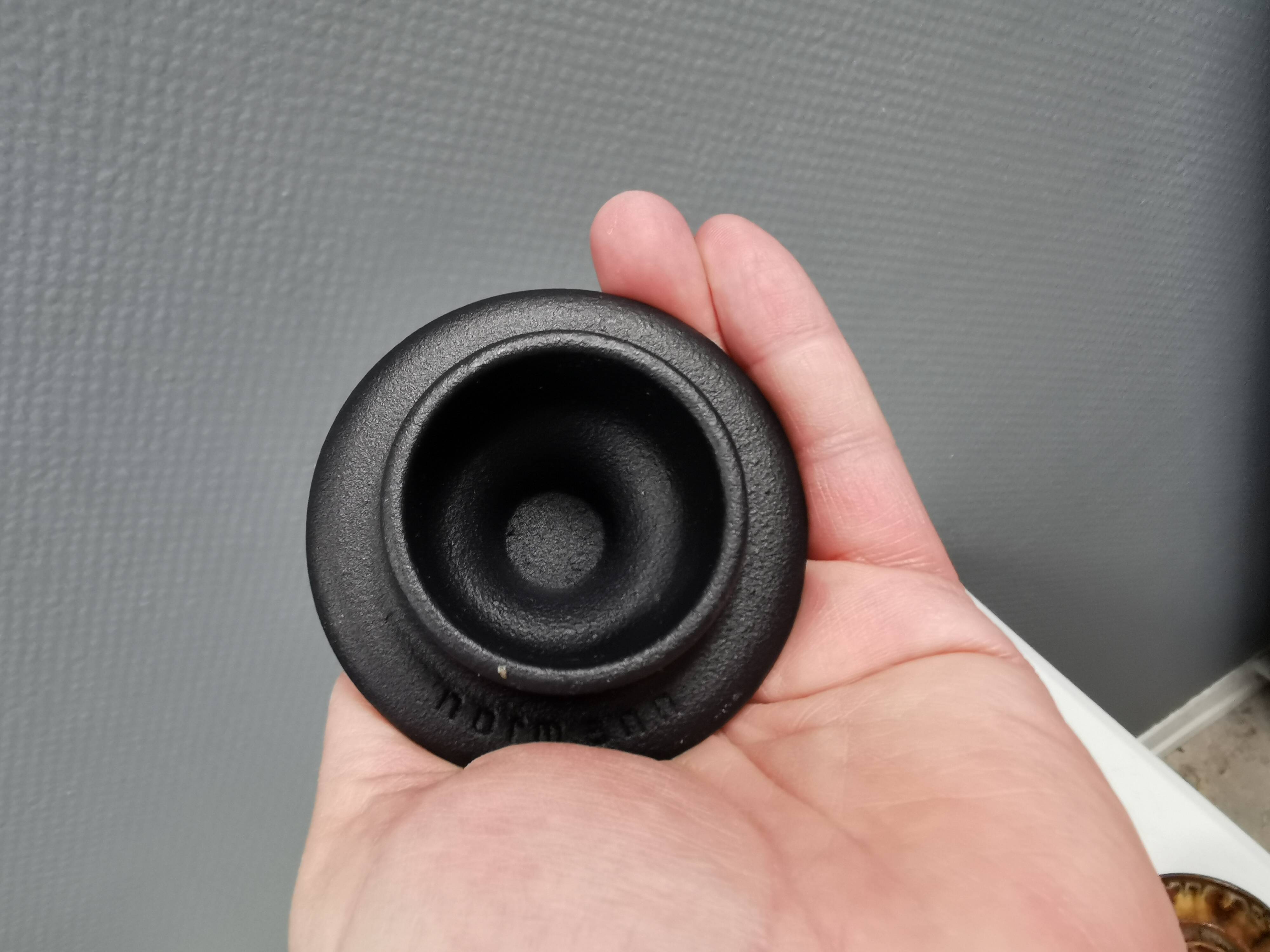 Bougeoirs en fonte Heima de Normann Denmark.