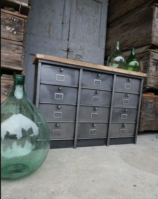 Strafor locker storage unit