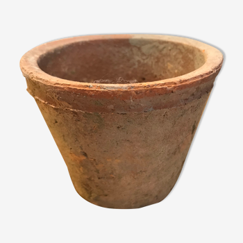 Pot cover in ancient earth