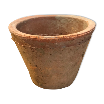 Pot cover in ancient earth