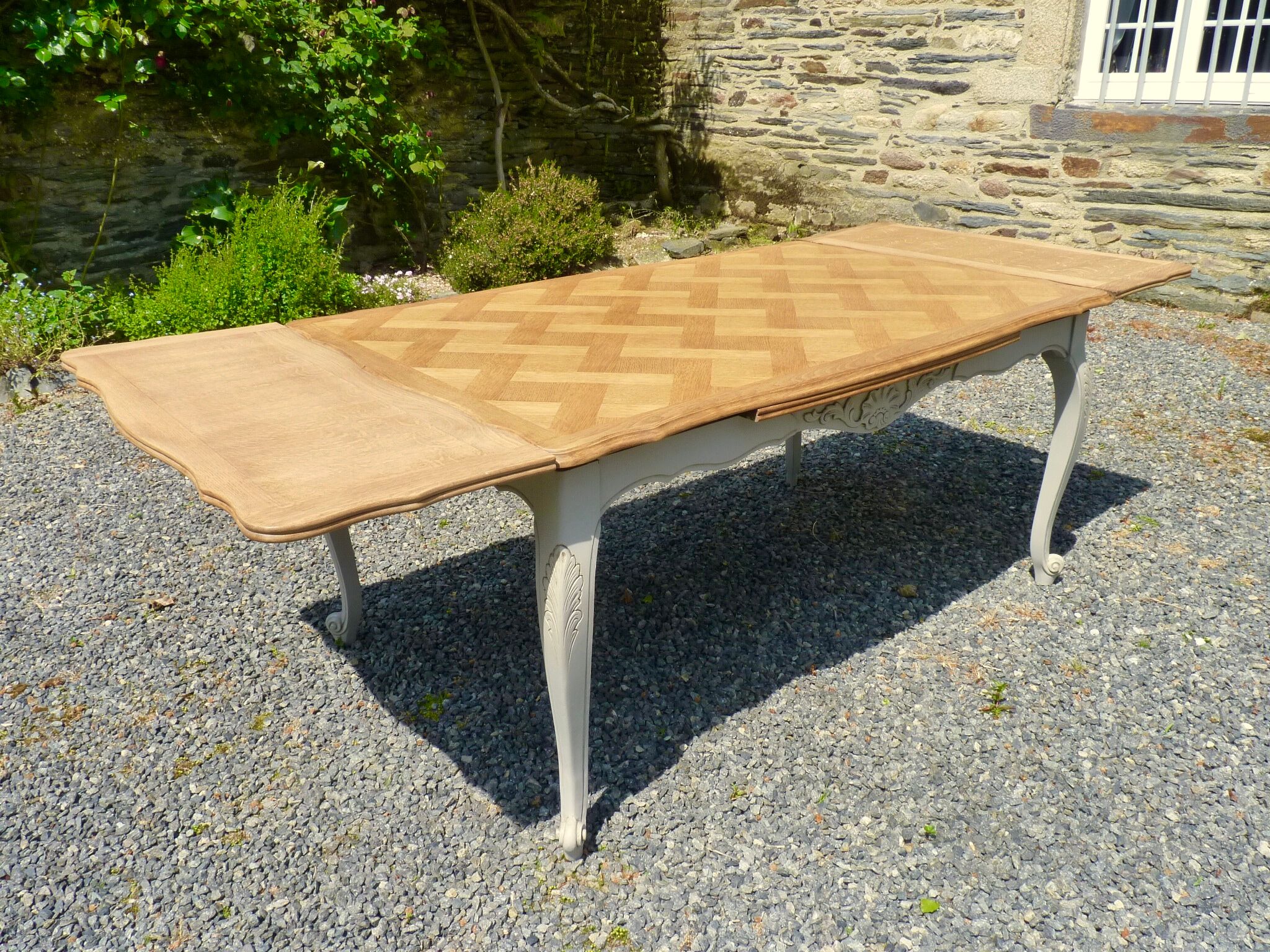 Oak extendable table