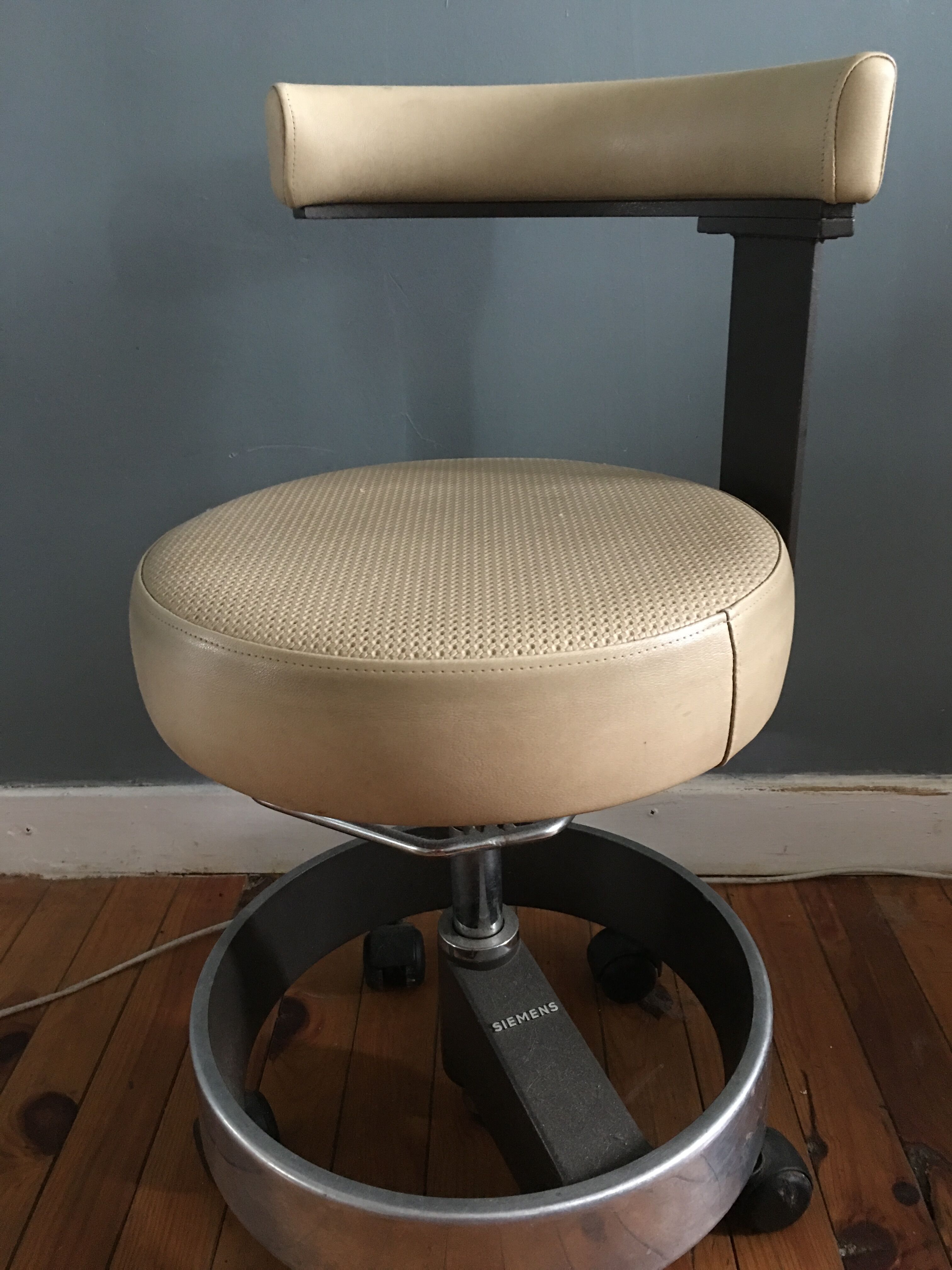 Siemens dentist stool