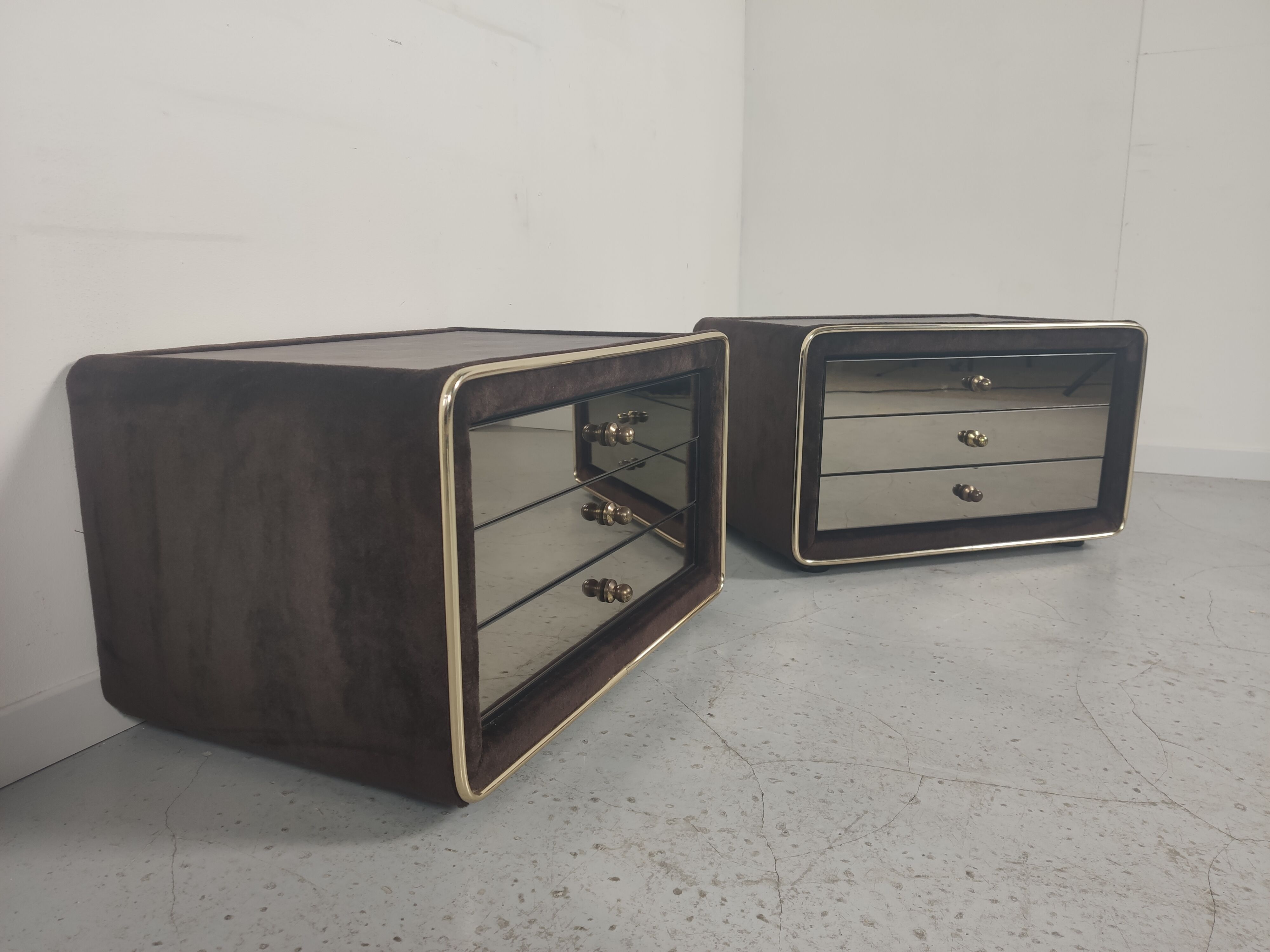 Pair of mirror and leather bedsides Ruf international, 60s/70s