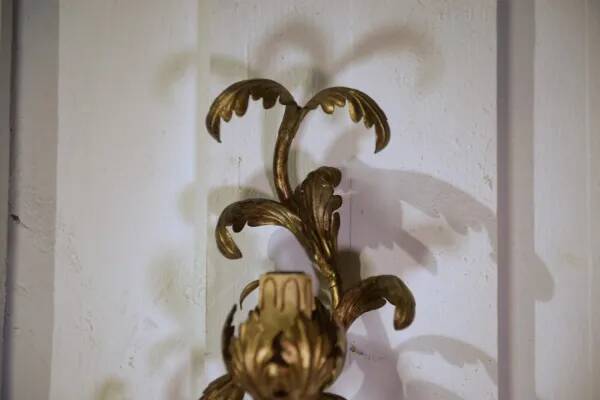 Pair of floral wall sconces in gilt steel, 1960s