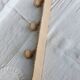 Porte manteau mural vintage en bois brut – Style Art Déco