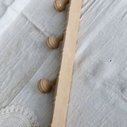 Porte manteau mural vintage en bois brut – Style Art Déco