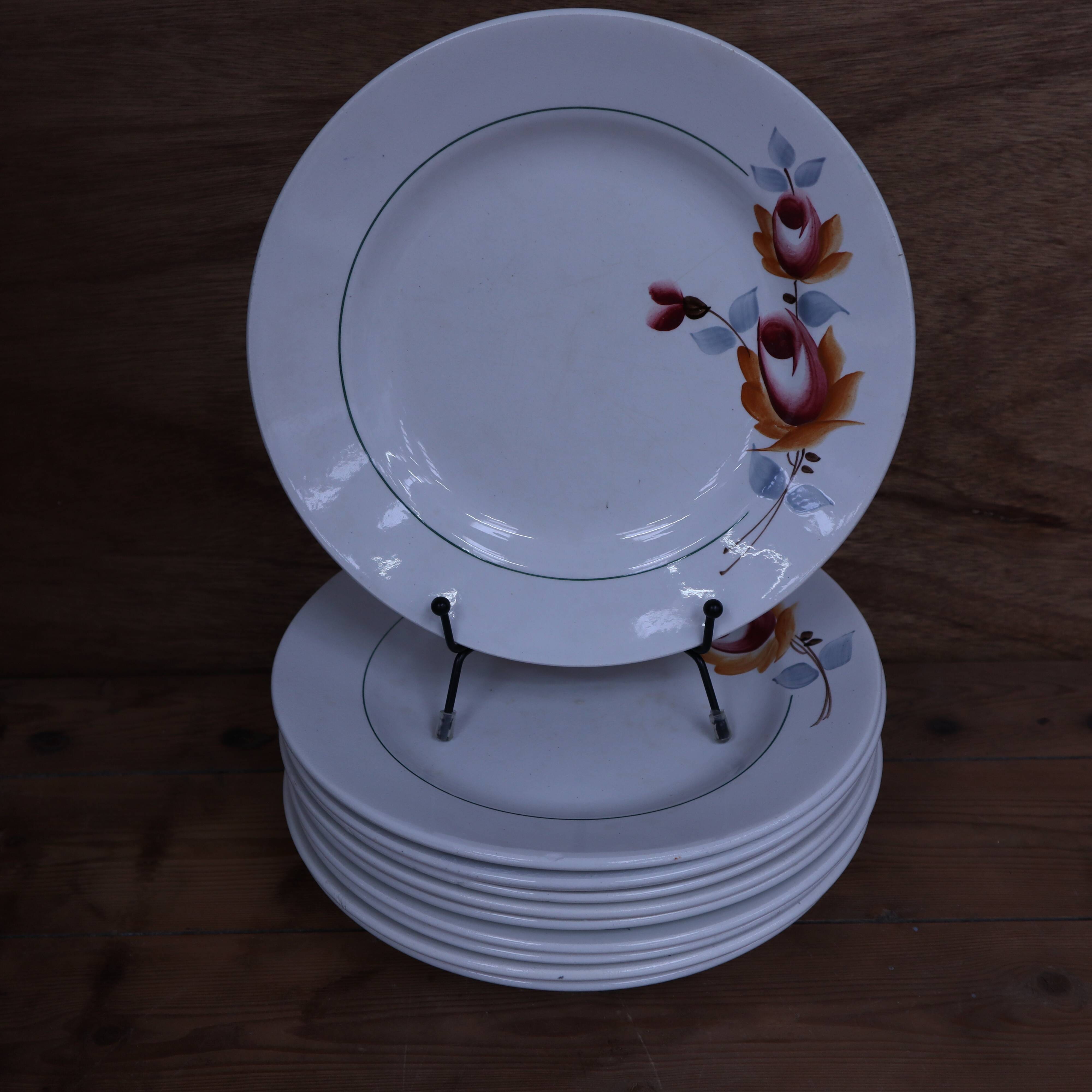 Set of 10 St Amand 7017 flat plates