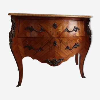 Commode et effet bois de rose