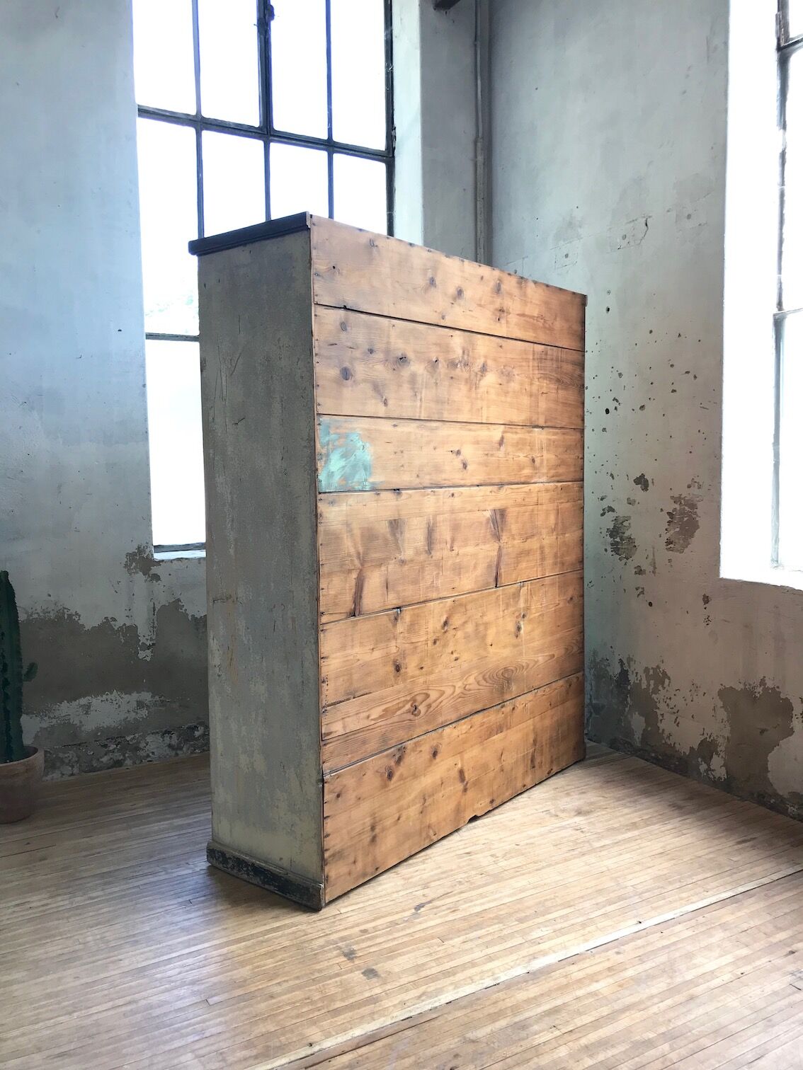 Wooden workshop vestiary