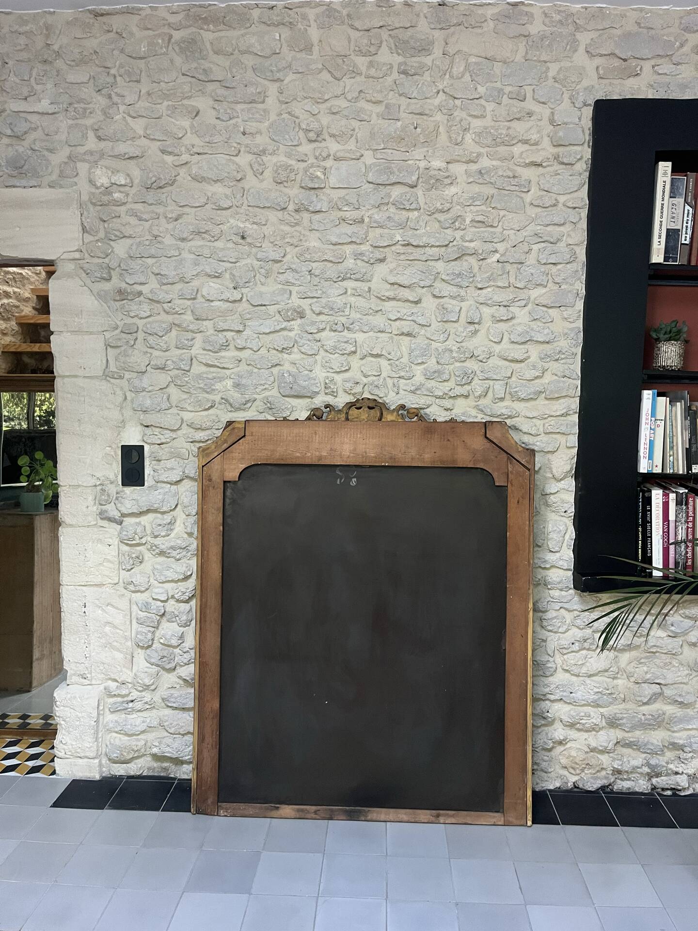 Miroir de cheminée Napoléon III 150,5/120cm, doré à la feuille d’or