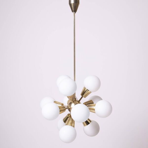Chandelier Sputnik par Kamenicky Senov, Tchécoslovaquie, années 1970, laiton / verre