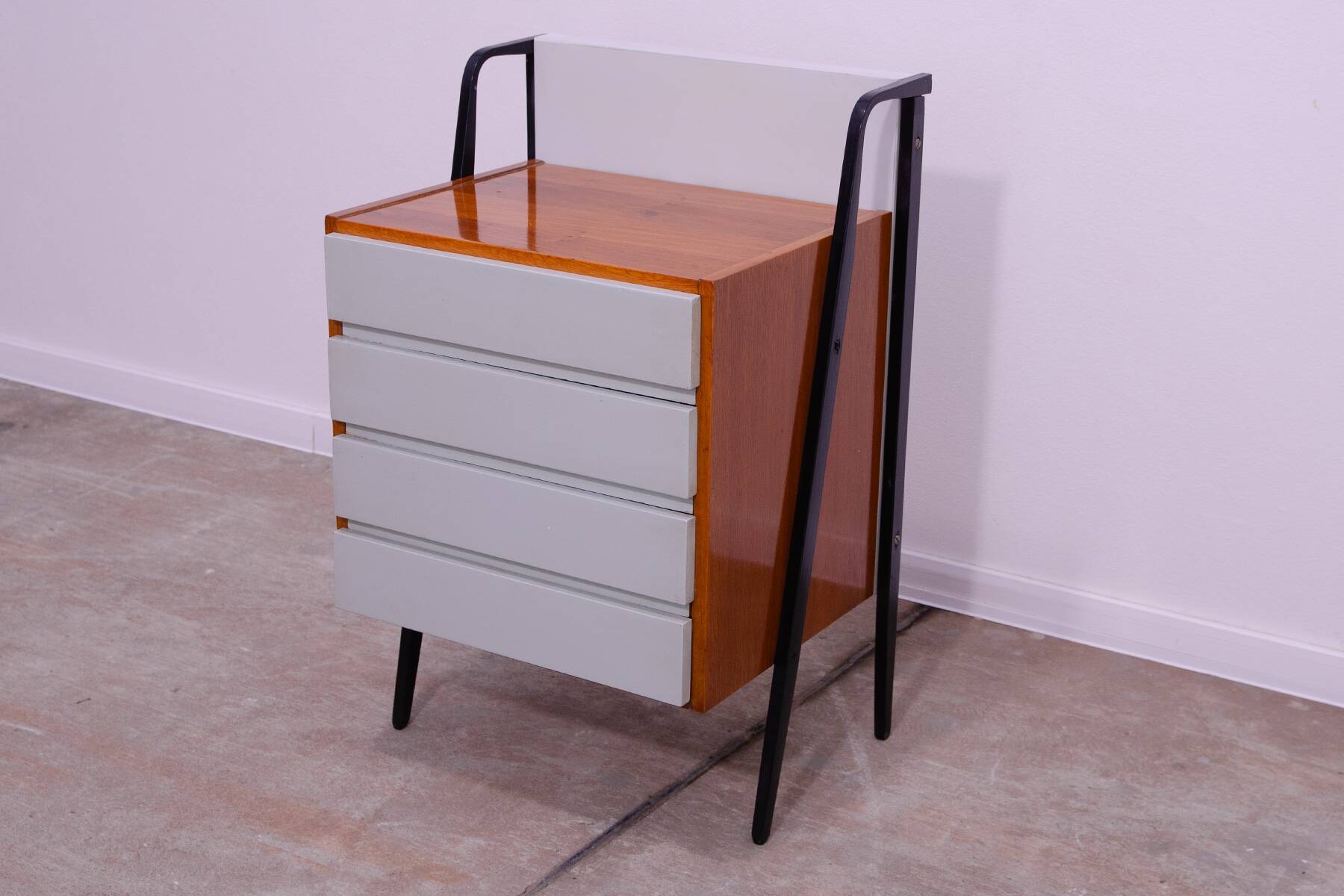 Commode vintage par Tatra nábytok, 1960, Tchécoslovaquie