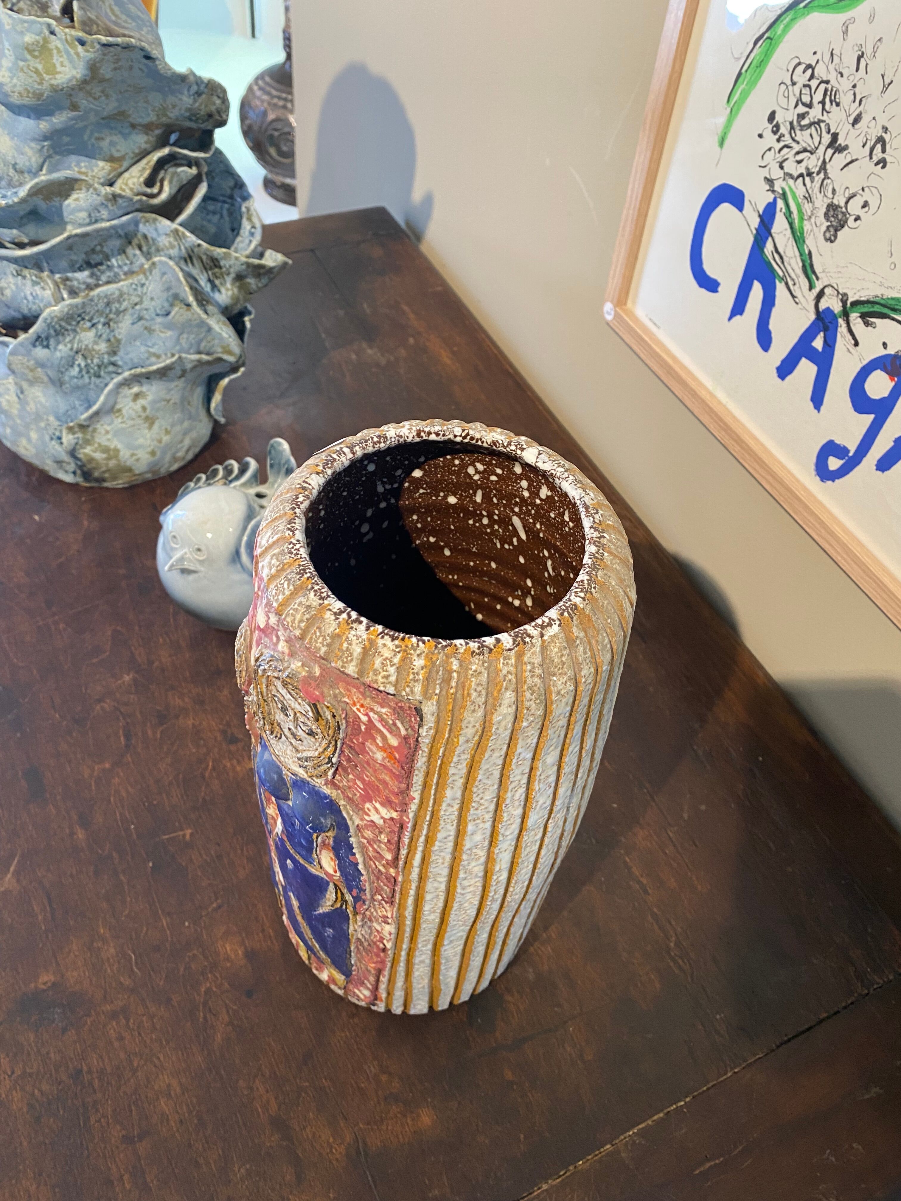 Large ceramic vase decorated with women