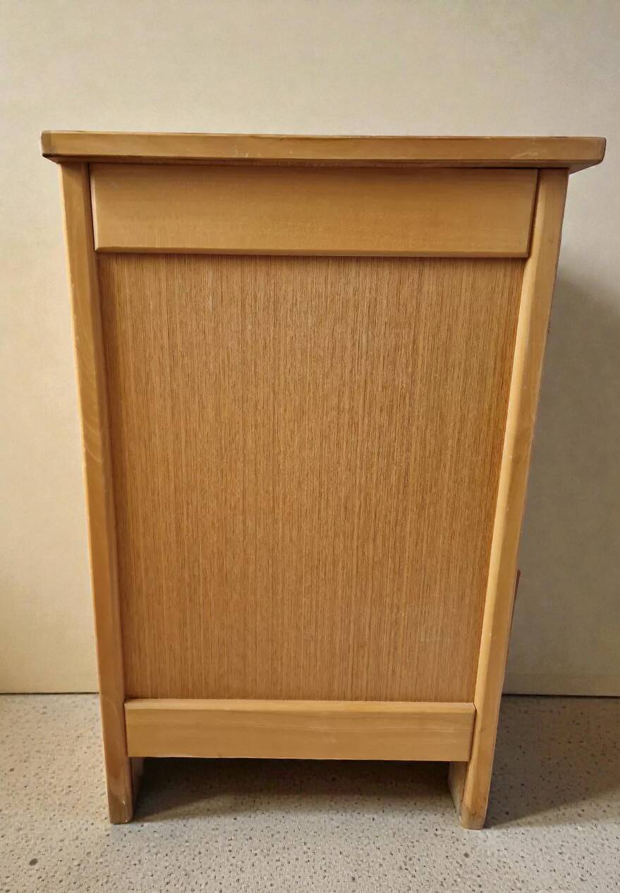 Commode style with rounded edges.