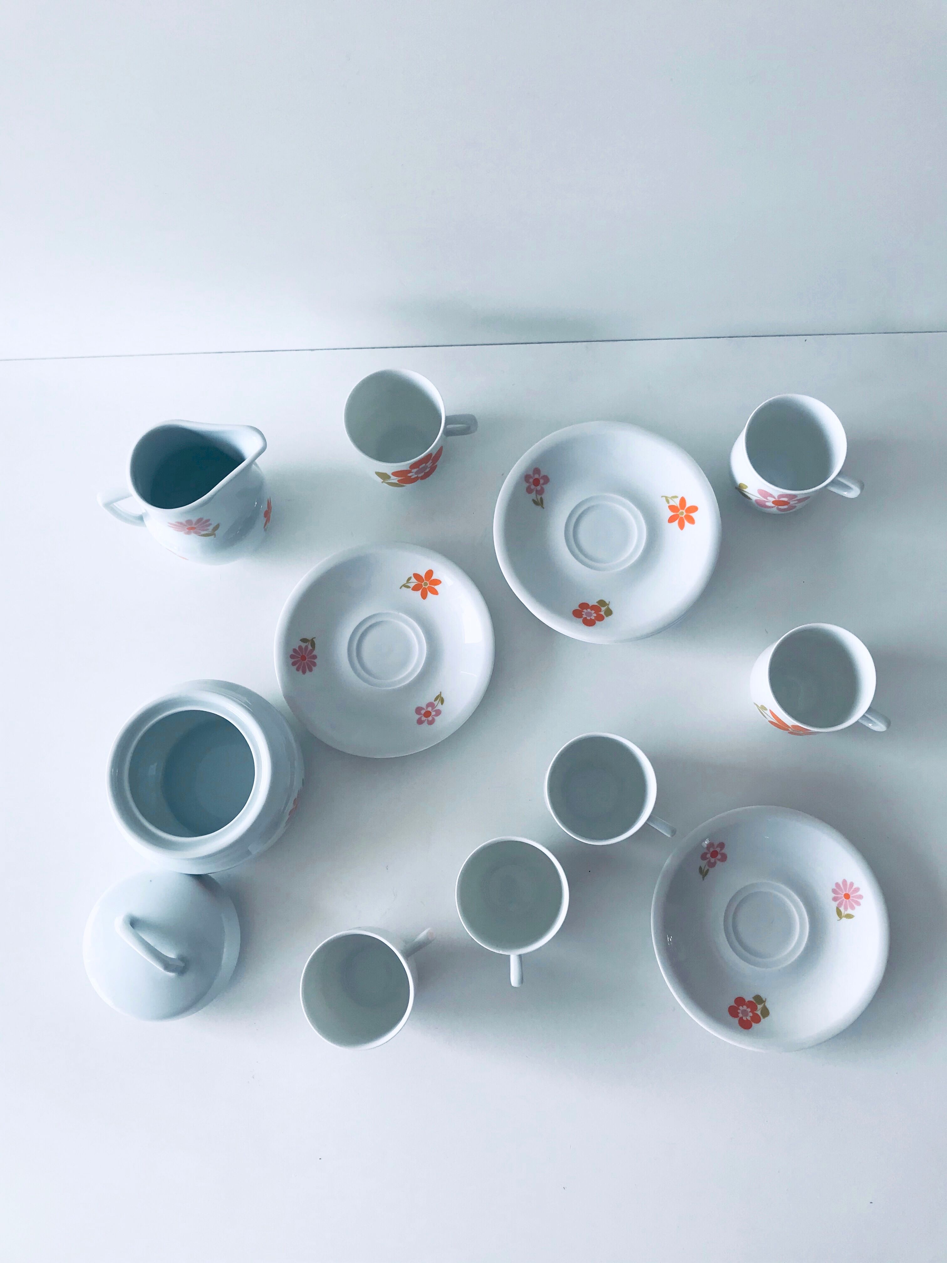 Coffee service or porcelain tea