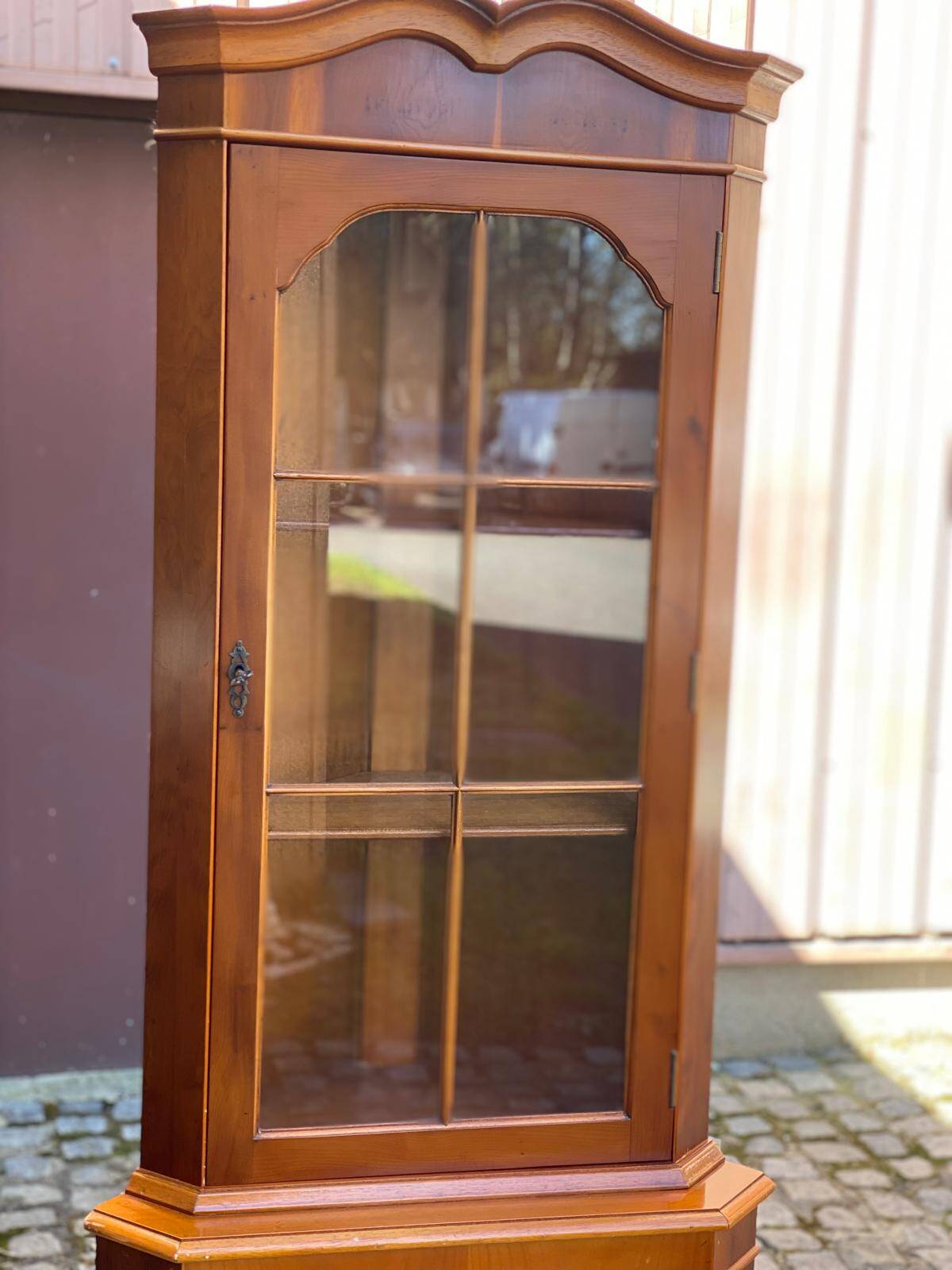 English Victorian corner display cabinet in solid wood and marquetry