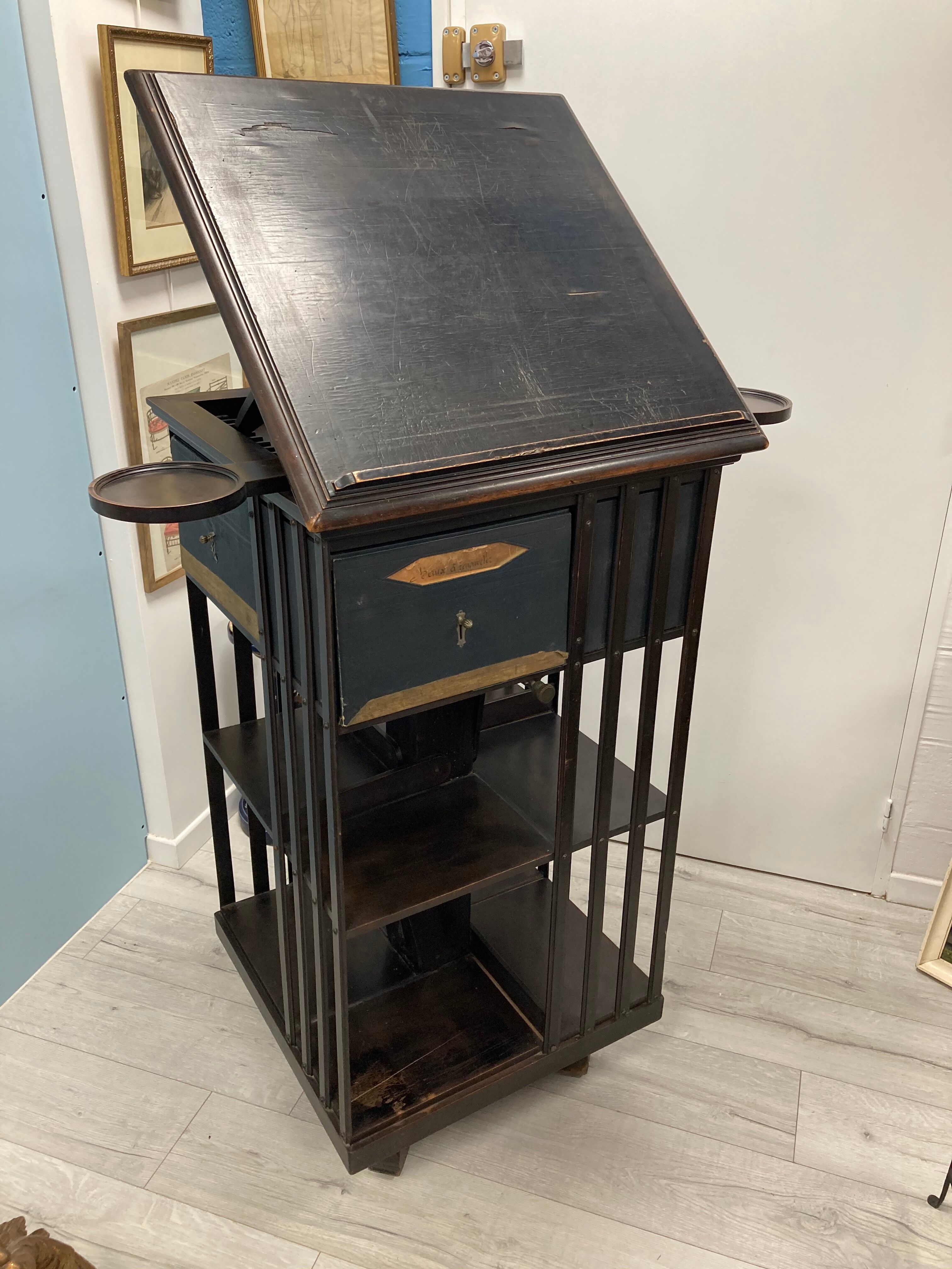 Terquem Revolving Library