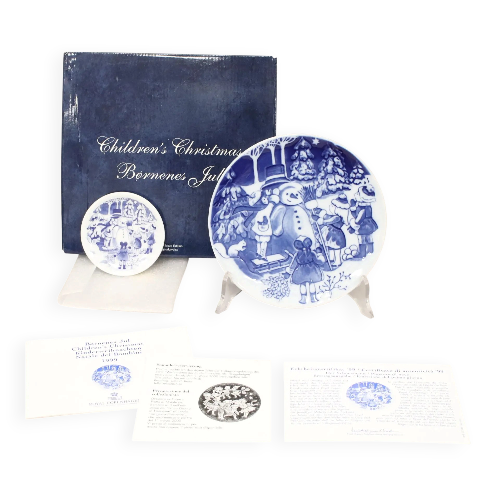 Royal Copenhagen Christmas plate in blue porcelain 1999